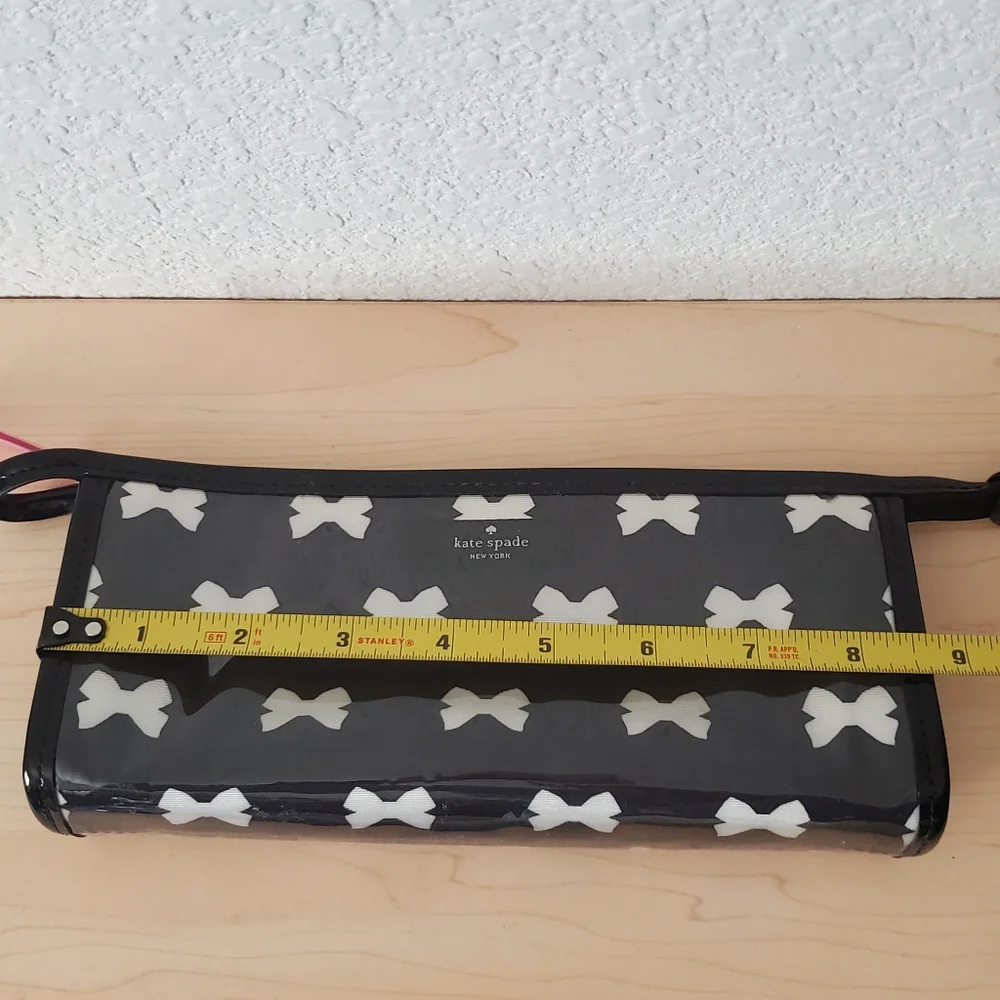 Kate Spade East West Heddy Tuxedo Court Black Cream Bow Make-up Bag Pouch